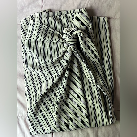 H&M Dresses & Skirts - H & M